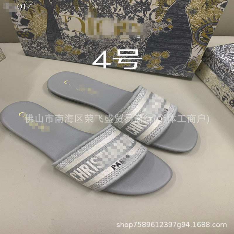 Fashionable Women's Embroidered Flat Slippers (Wholesale)