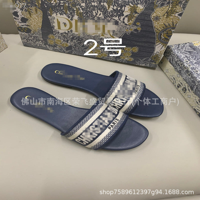 Fashionable Women's Embroidered Flat Slippers (Wholesale)