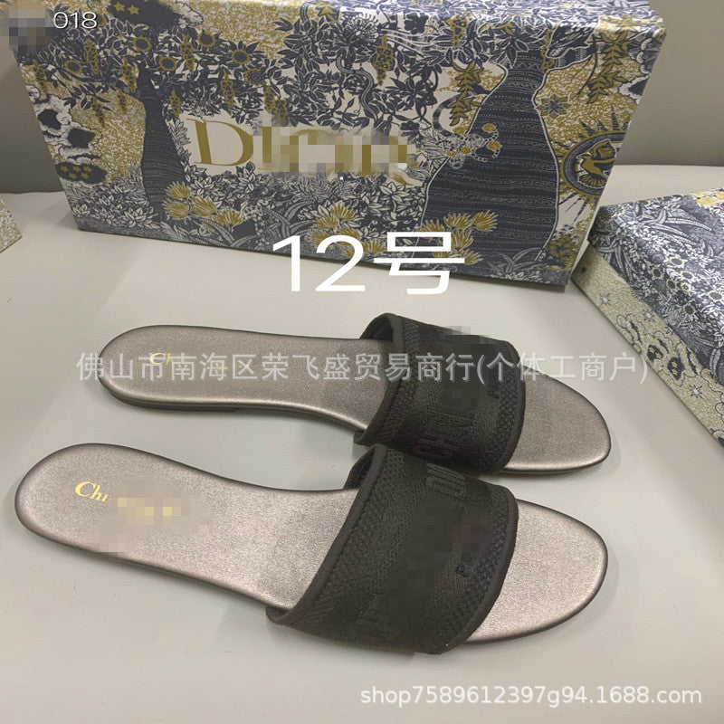 Fashionable Women's Embroidered Flat Slippers (Wholesale)