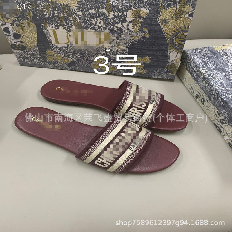 Fashionable Women's Embroidered Flat Slippers (Wholesale)