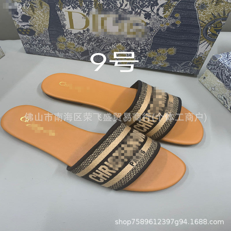 Fashionable Women's Embroidered Flat Slippers (Wholesale)