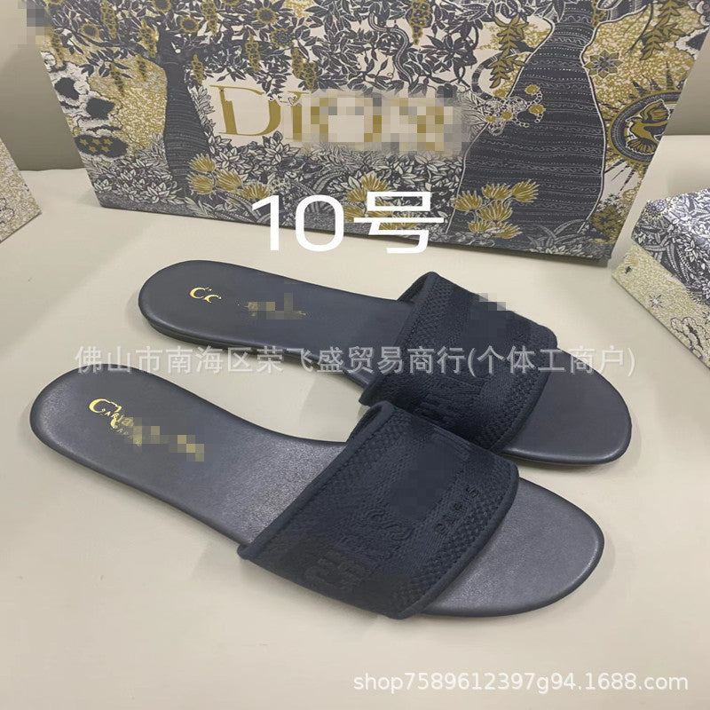Fashionable Women's Embroidered Flat Slippers (Wholesale)