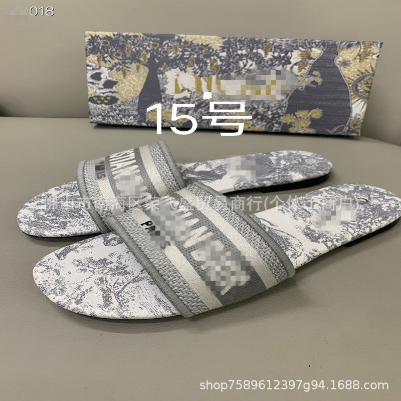 Fashionable Women's Embroidered Flat Slippers (Wholesale)