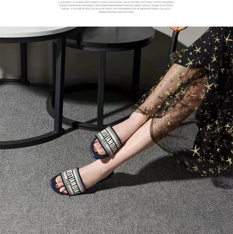 Fashionable Women's Embroidered Flat Slippers (Wholesale)