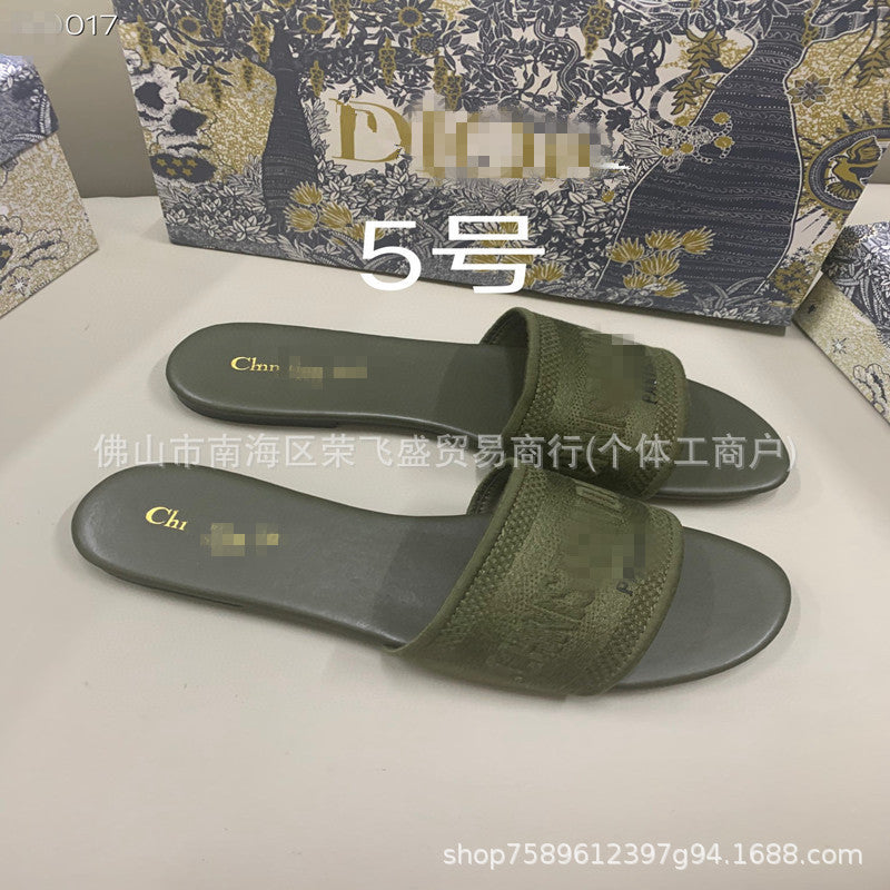 Fashionable Women's Embroidered Flat Slippers (Wholesale)
